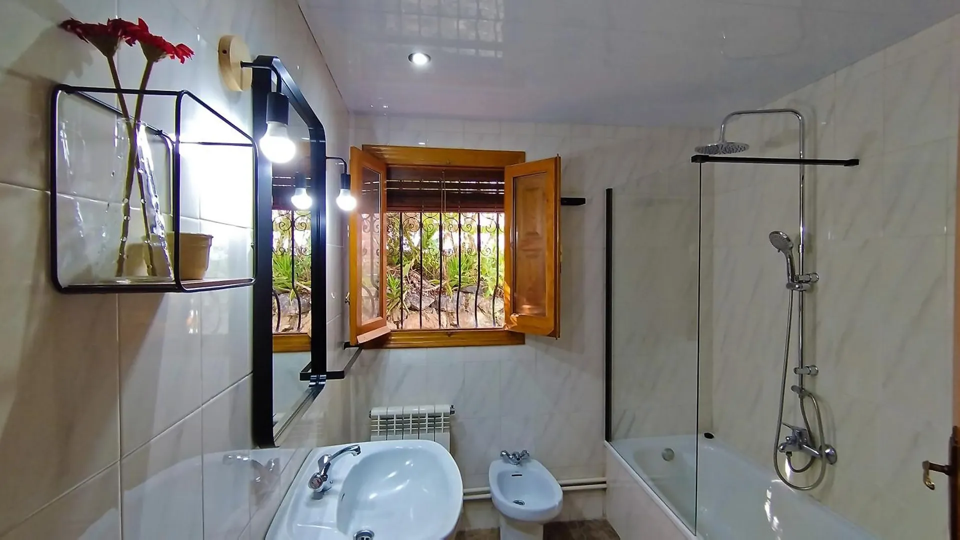 Gemuetliches Haus In Valor Villa